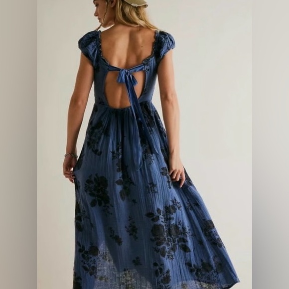 Free People Forget me not Maxi in Oceana Blue Floral with ruched ruched bodice - Picture 3 of 6